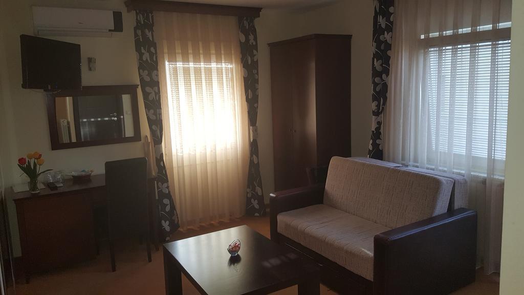 Garni Hotel Contact Belgrade Luaran gambar