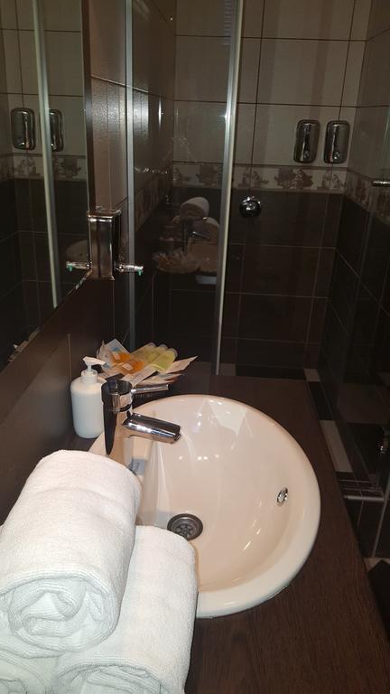 Garni Hotel Contact Belgrade Luaran gambar