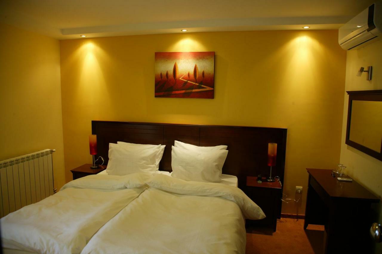 Garni Hotel Contact Belgrade Luaran gambar